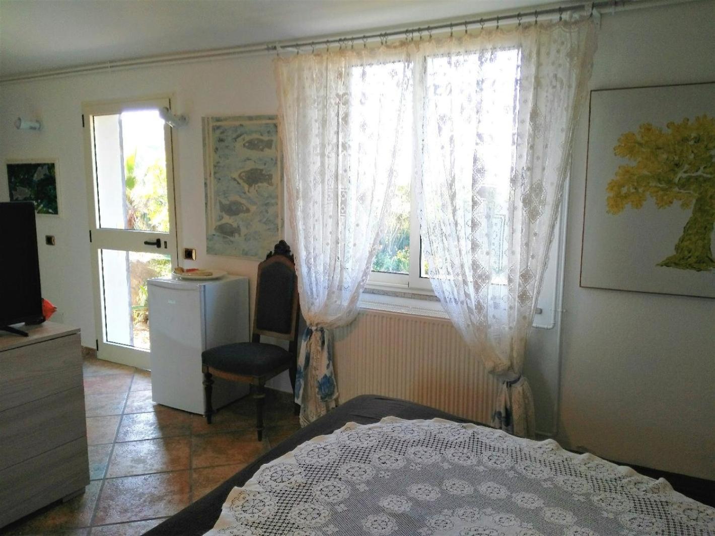 SantʼAntìoco B&B Glamping Semaforo Capo Sperone الغرفة الصورة